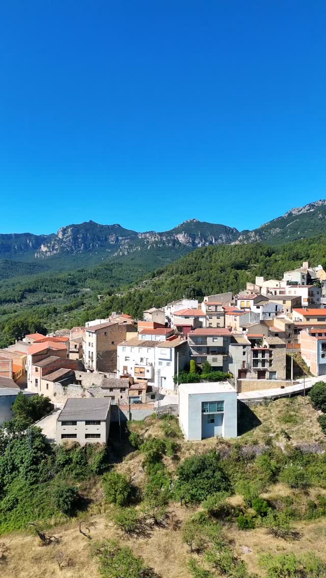 A les Terres de l'Ebre, us seguim acollint, cuidant…