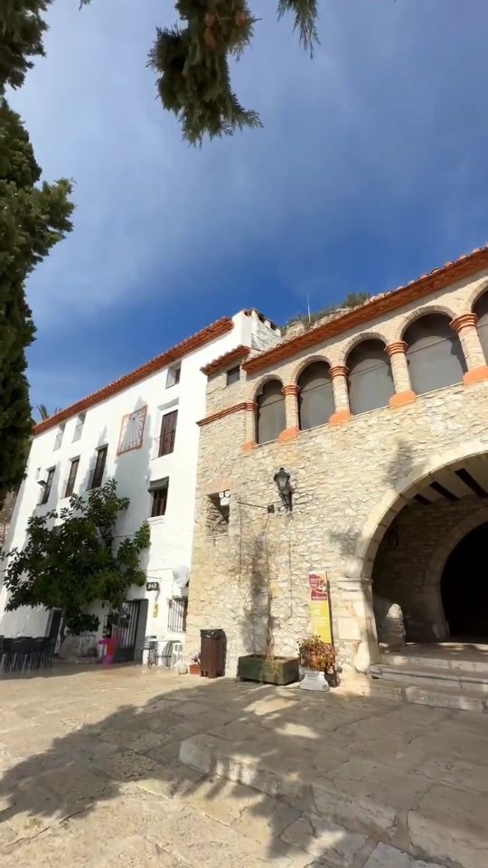 Sabíeu que als Abrics de l'Ermita de la serra de Godall a…