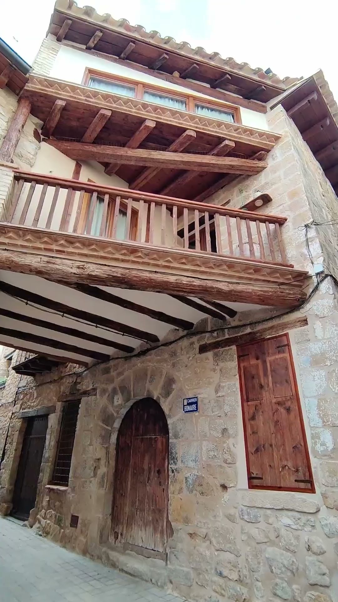 Arnes, Renaixentisme als peus dels Ports